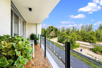 Lodžie - Prodej bytu 4+kk v osobním vlastnictví 104 m², Praha 8 - Karlín