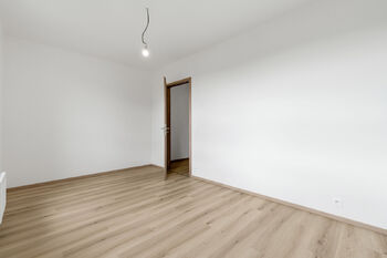 Prodej bytu 2+kk v osobním vlastnictví 48 m², Praha 9 - Hloubětín