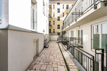 Prodej bytu 1+kk v osobním vlastnictví 22 m², Praha 1 - Nové Město