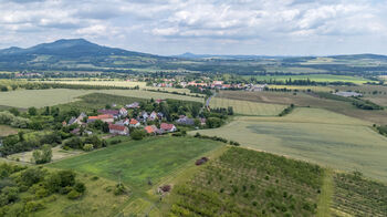 Prodej pozemku 4139 m², Ploskovice