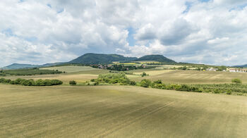 Prodej pozemku 4139 m², Ploskovice