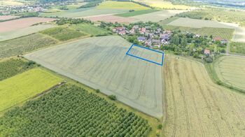 Prodej pozemku 4139 m², Ploskovice
