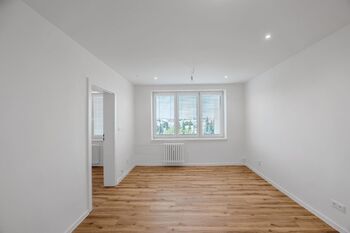 +420 739 604 767 I www.vaclavadamcik.cz I vaclav.adamcik@re-max.cz I pronájem bytu Varenská - Pronájem bytu 3+1 v osobním vlastnictví 65 m², Ostrava