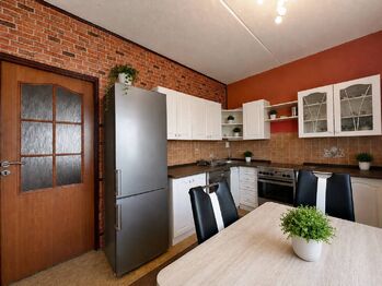 Kuchyně - Prodej bytu 3+1 v osobním vlastnictví 71 m², České Budějovice