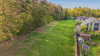 Prodej pozemku 2112 m², Louňovice