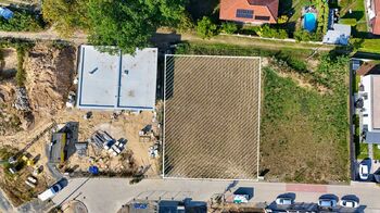 Prodej pozemku 897 m², Kostelec nad Černými lesy