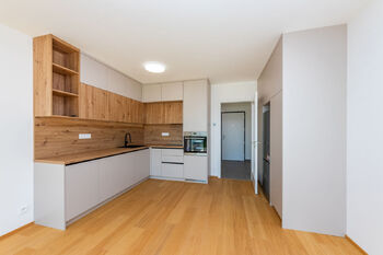 Pronájem bytu 1+kk v osobním vlastnictví 34 m², Praha 8 - Dolní Chabry