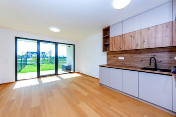 Pronájem bytu 1+kk v osobním vlastnictví 34 m², Praha 8 - Dolní Chabry