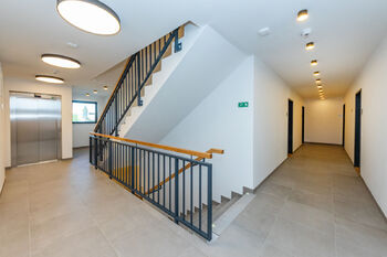 Pronájem bytu 1+kk v osobním vlastnictví 34 m², Praha 8 - Dolní Chabry