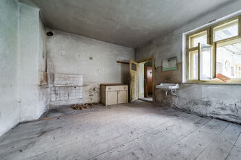kuchyně - Prodej domu 124 m², Lomnice