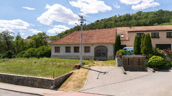 uliční pohled foto 2 - Prodej domu 124 m², Lomnice
