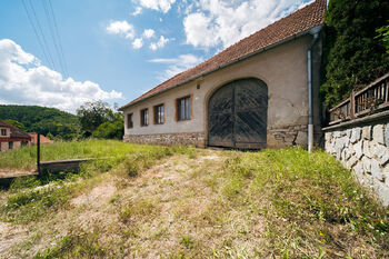 vjezd do domu foto 1 - Prodej domu 124 m², Lomnice