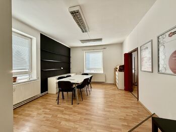 Pronájem kancelářských prostor 400 m², Plzeň