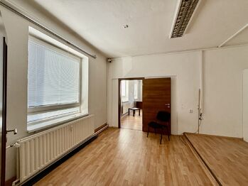 Pronájem kancelářských prostor 400 m², Plzeň