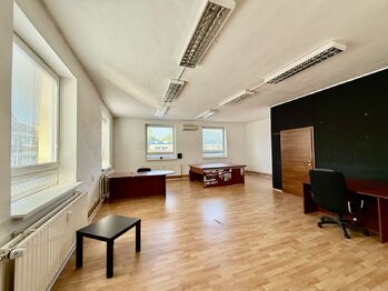 Pronájem kancelářských prostor 400 m², Plzeň