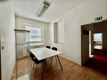 Pronájem kancelářských prostor 400 m², Plzeň