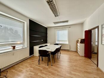 Pronájem kancelářských prostor 400 m², Plzeň