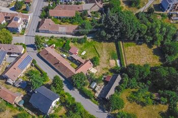 Prodej pozemku 1600 m², Benetice