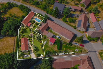 Prodej pozemku 1600 m², Benetice