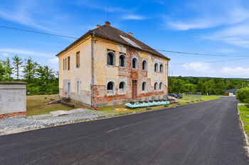 Prodej domu 735 m², Zemětice