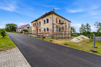 Prodej domu 735 m², Zemětice