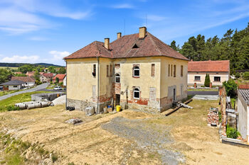 Prodej domu 735 m², Zemětice