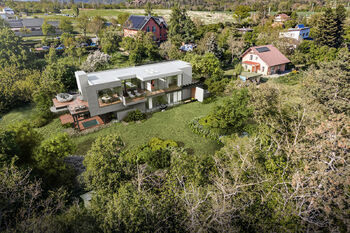 Prodej pozemku 1885 m², Husinec