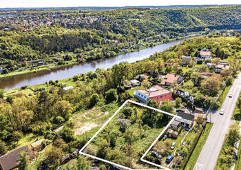 Prodej pozemku 1070 m², Husinec