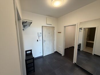 Prodej bytu 2+kk v osobním vlastnictví 60 m², Praha 5 - Hlubočepy