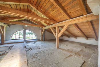 Půda domu - Prodej domu 358 m², Praha 4 - Braník