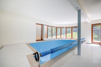 Vnitřní bazén - Prodej domu 358 m², Praha 4 - Braník