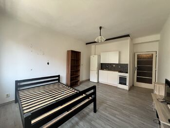 Pronájem bytu 1+kk v osobním vlastnictví 30 m², Praha 9 - Vysočany