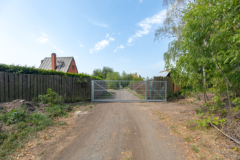 Prodej pozemku 1877 m², Lom