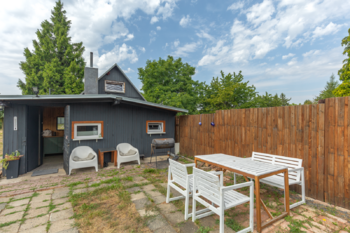 Prodej pozemku 1877 m², Lom