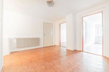 vstup do pokojů v podkroví - Prodej domu 155 m², Kladno