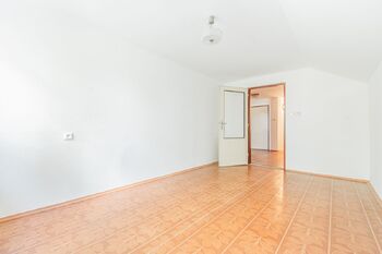podkrovní pokoj 1. - Prodej domu 155 m², Kladno
