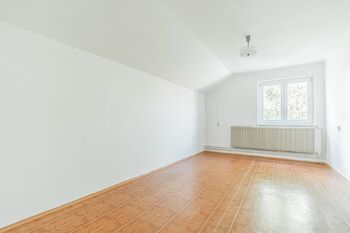 podkrovní pokoj 1. - Prodej domu 155 m², Kladno