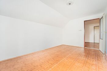 podkrovní pokoj 2. - Prodej domu 155 m², Kladno