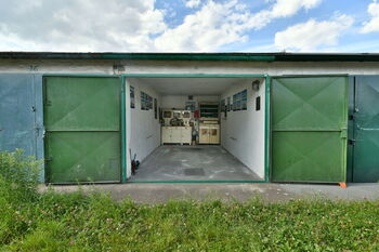Pronájem garáže 18 m², Hradec Králové