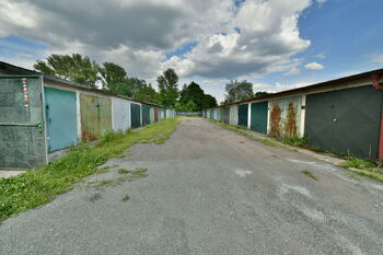 Pronájem garáže 18 m², Hradec Králové