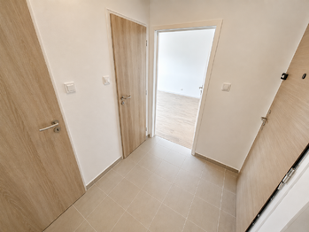 Prodej bytu 1+kk v osobním vlastnictví 30 m², Praha 4 - Chodov