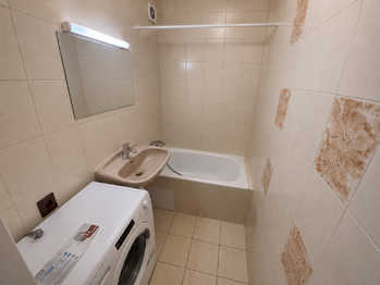 Prodej bytu 1+kk v osobním vlastnictví 30 m², Praha 4 - Chodov