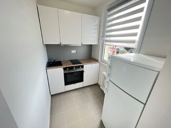 Prodej bytu 1+kk v osobním vlastnictví 30 m², Praha 4 - Chodov