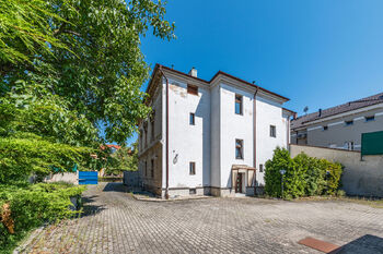 Prodej nájemního (činžovního) domu 400 m², Chomutov