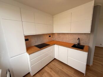 Prodej bytu 3+1 v osobním vlastnictví 58 m², Praha 10 - Strašnice