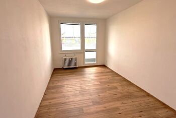 Prodej bytu 3+1 v osobním vlastnictví 58 m², Praha 10 - Strašnice