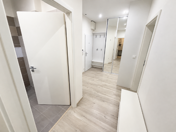 Pronájem bytu 2+kk v osobním vlastnictví 70 m², Praha 9 - Libeň