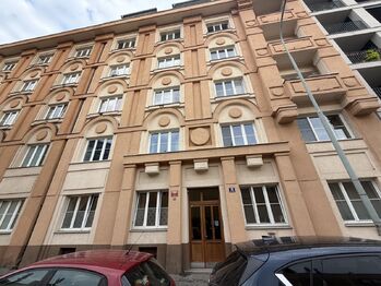 Pronájem bytu 2+kk v osobním vlastnictví 70 m², Praha 9 - Libeň