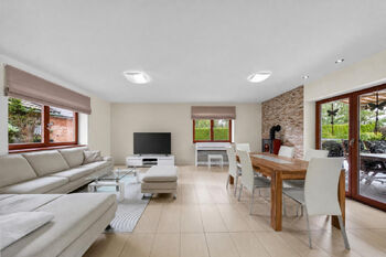 Prodej domu 252 m², Holasovice