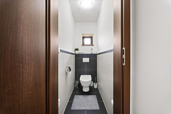 Prodej domu 252 m², Holasovice